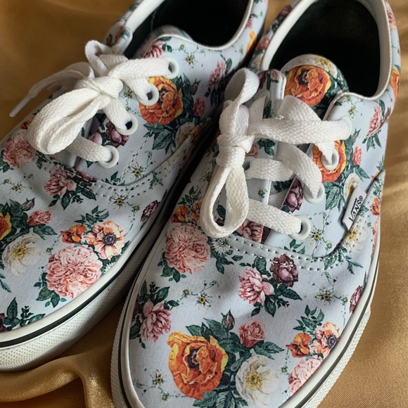 Floral Vans. Super cute. Purchased last year at an outlet in Gatlinburg, TN. - Picture 6 of 9